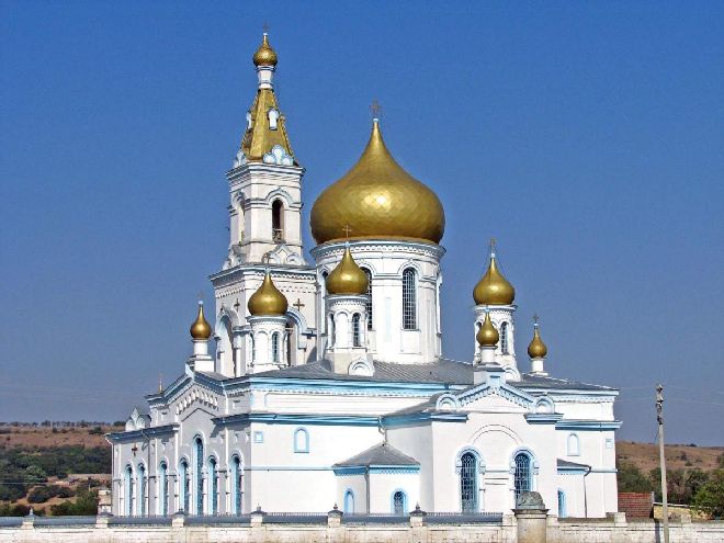 К чему снится церковь, видеть во сне церковь внутри с иконами и батюшку, ставить свечу в церкви, к чему снится горящая церковь - подробное толкование сна